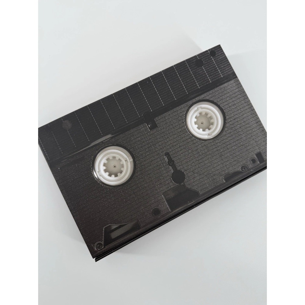 Stranger Things Season 1 DVD Target Exclusive (VHS Case) No Dust Cover - Picture 2 of 6